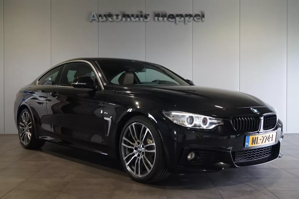 BMW 4 Serie 420i Coupe M-Pakket | Automaat | Leder | Stoelverwarming | Sportstoelen | Navigatie | Xenon
