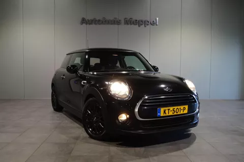 MINI Cooper ** GERESERVEERD ** 1.5 | Navigatie | Line Carbon Black | Engelse Vlag Achterlichten | Nederlandse Auto |