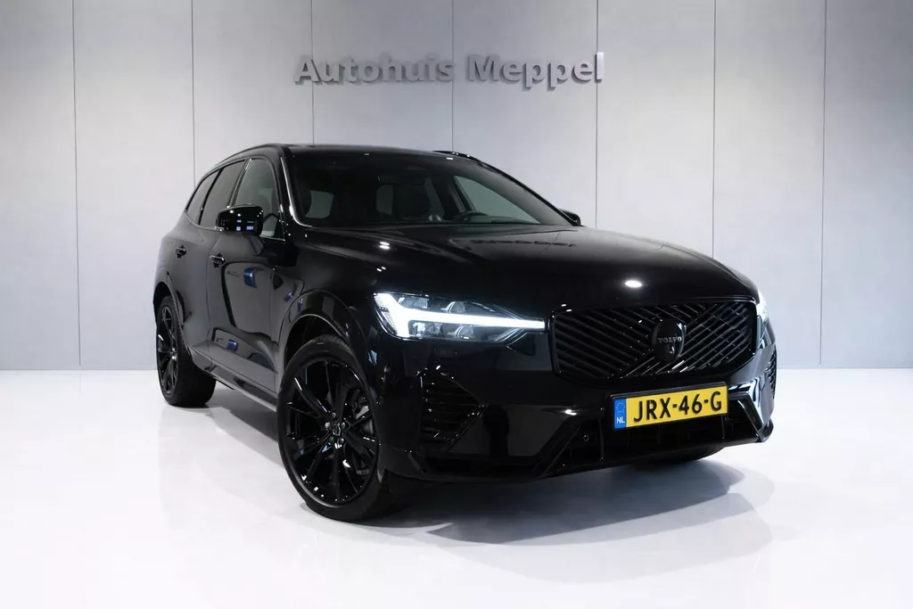Volvo XC60 T6-AWD Black-Ultra| NEW | B&amp;W|Luchtvering|Trekhaak|Pano |HUD|Massage|Facelift |