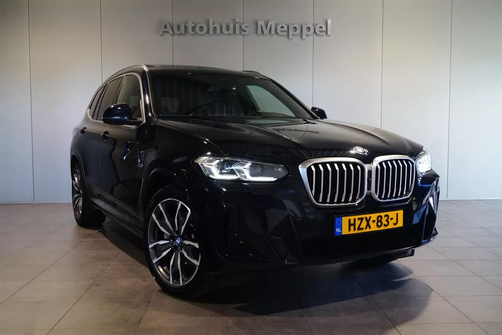 BMW X3 xDrive30e M-sport/// | LED | Panormadak | Head-up Display | H/K Sound |