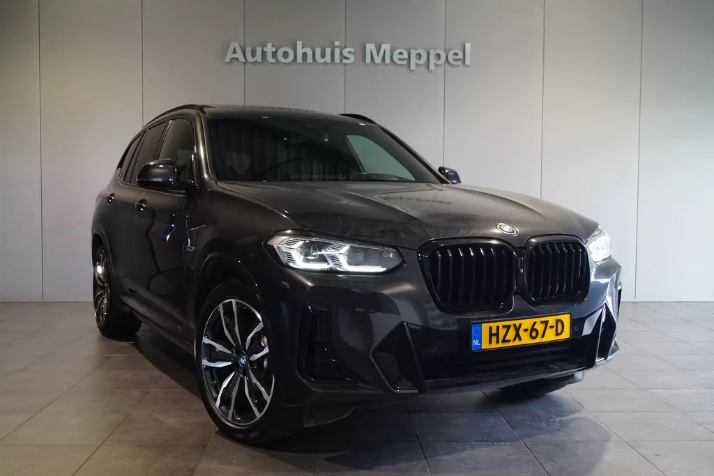 BMW X3 xDrive30e M-Sport/// | Trekhaak | LED | H/K Sound | 360 camera | Head-Up Display |