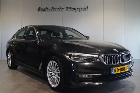 BMW 5 Serie 520i High Exe | Achteruitrij - Camera | Zwart ledereninterieur 86.000 KM NAP