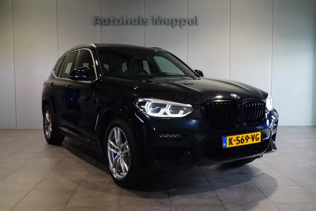 BMW X3 Xdrive30e LED | M-Sport | Panoramadak | PDC |