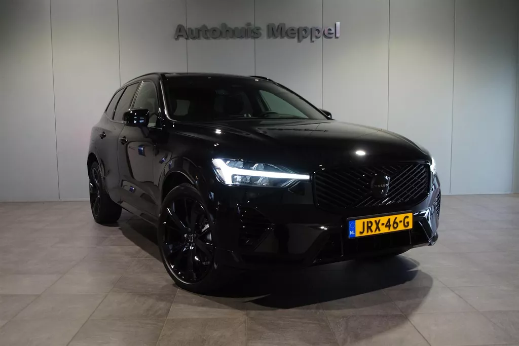 Volvo XC60 T6-AWD Black-Ultra| B&amp;W|Luchtvering|Trekhaak|Pano |HUD|Massage|Facelift