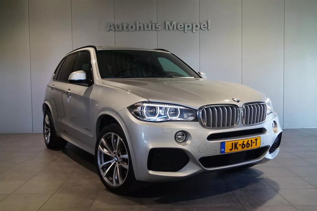 BMW X5 Xdrive40e M-Sport/// | Adaptieve LED | Trekhaak | Panoramadak | Head-Up Display | HiFi |