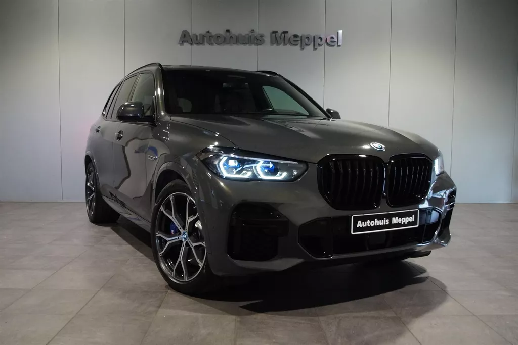 BMW X5 xDrive45e M-Sport Dravitgrau|Laserlicht|Trekhaak|Sky-Louge|Stoelventilatie/Massage