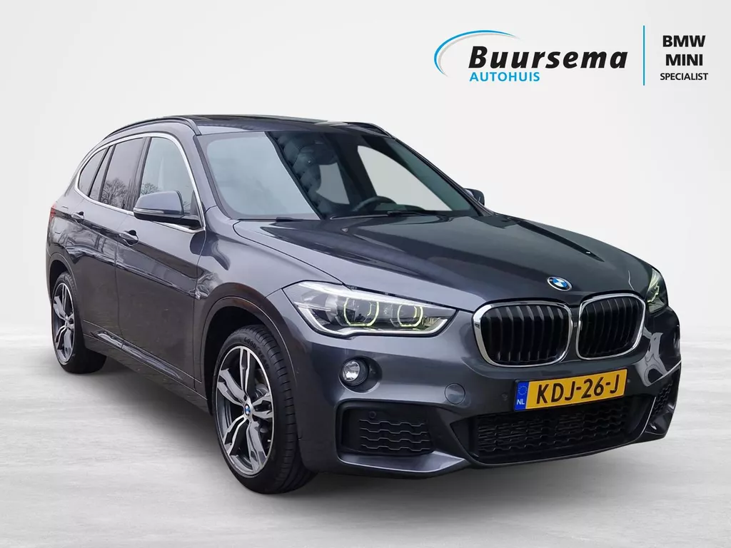 BMW X1 sDrive20i High Exec. | M-Sport Pakket | panoramadak | Schakelpaddels | Pryvacyglass | 53.000 KM!
