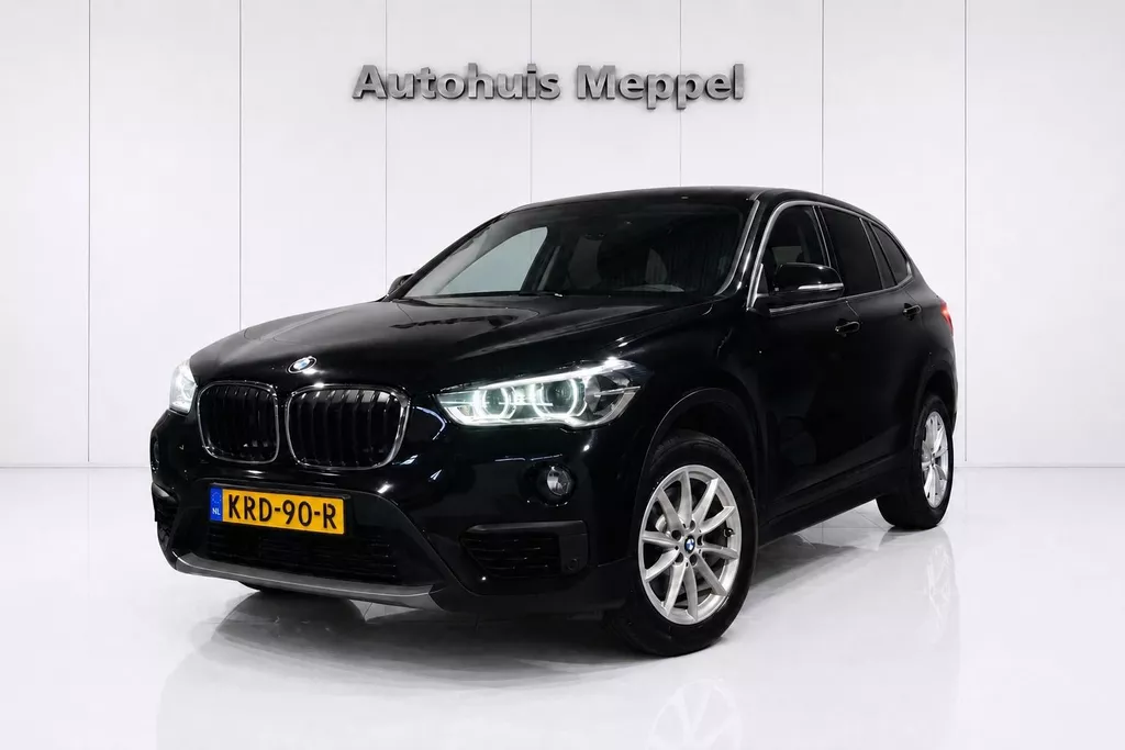 BMW X1 sDrive20i Advantage*LED+*Navigatie*Sportstoelen*PDC