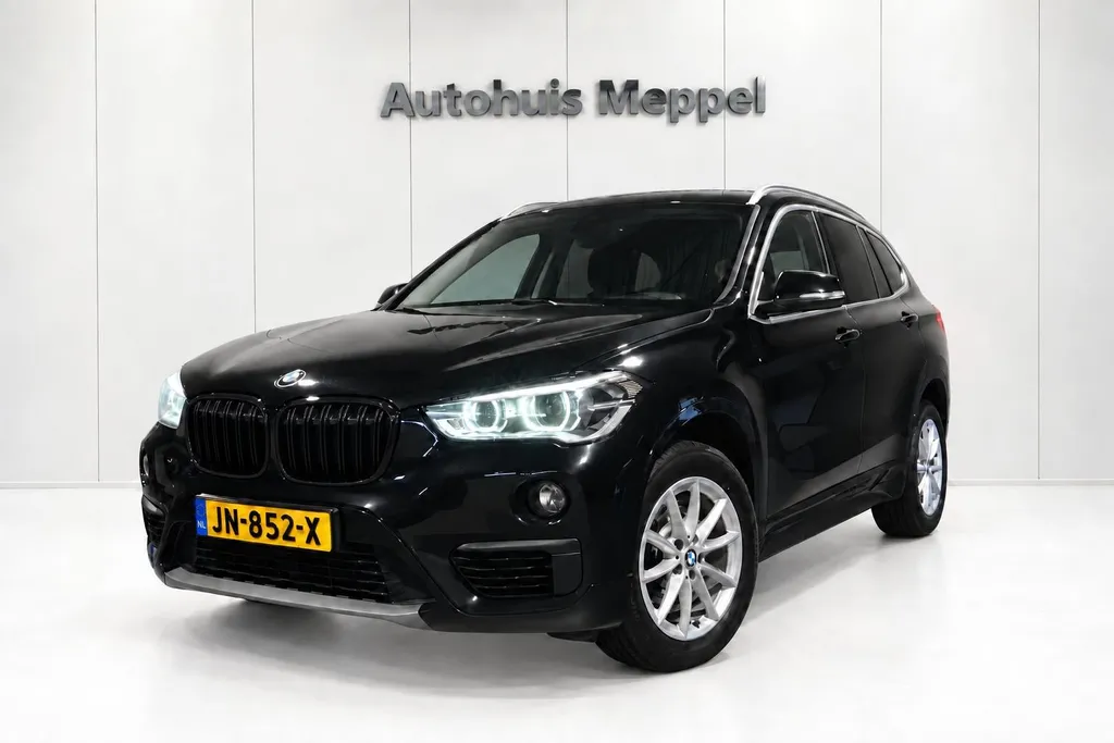 BMW X1 sDrive20i LED*PDC*Navigatie*Cruise-Control*Bluetooth