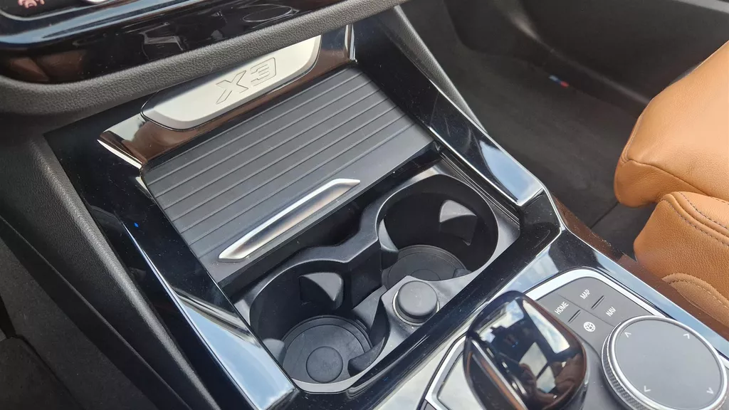 BMW X3 xDrive30e ** GERESERVEERD ** M-sport/// | Adaptieve LED | Head-up Display | HiFi | Panoramadak | BMW X3 xDrive30e ** GERESERVEERD ** M-sport/// | Adaptieve LED | Head-up Display | HiFi | Panoramadak |