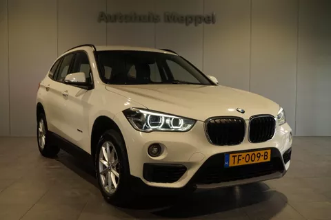 BMW X1 18i Automaat | Elektrische Kofferklep | Navigatie | Bluetooth Telefoon |