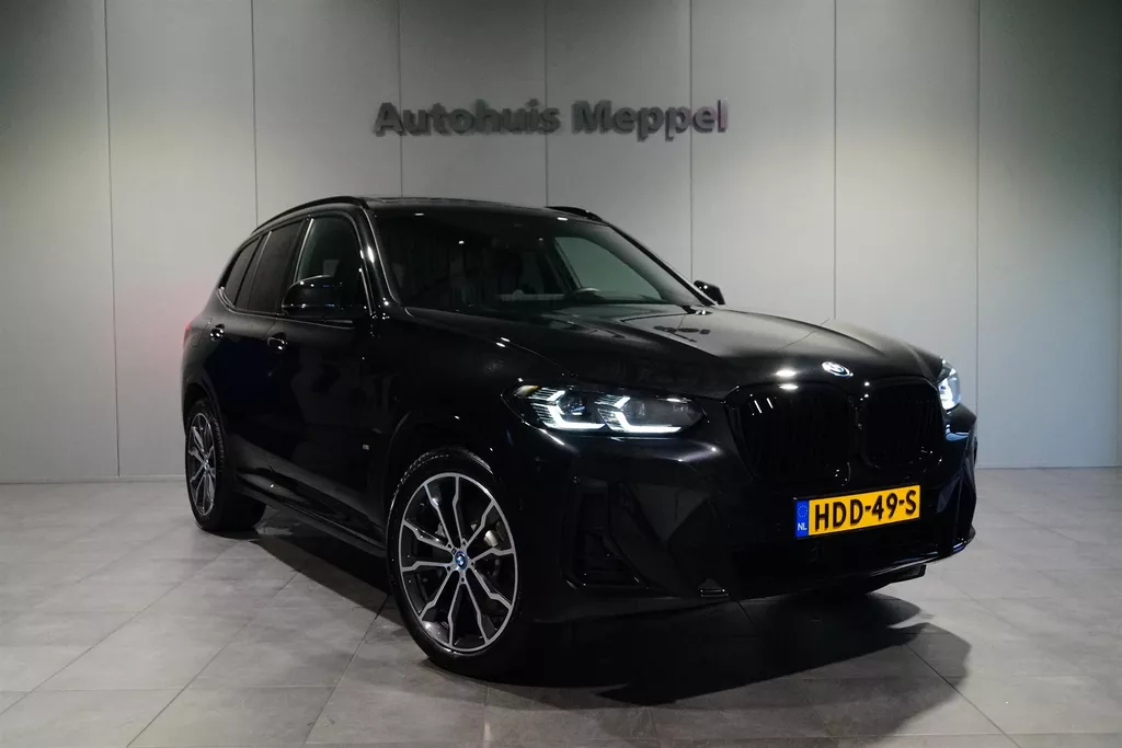 BMW X3 30e Panoramadak | HUB | LED | M-Sport | H/K Sound |