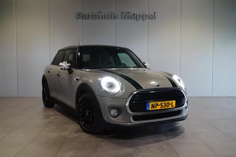 MINI Cooper ** Gereserveerd ** LED | John Works interieurpakket | PDC | Navigatie | Sportstoelen | MINI Cooper ** Gereserveerd ** LED | John Works interieurpakket | PDC | Navigatie | Sportstoelen |