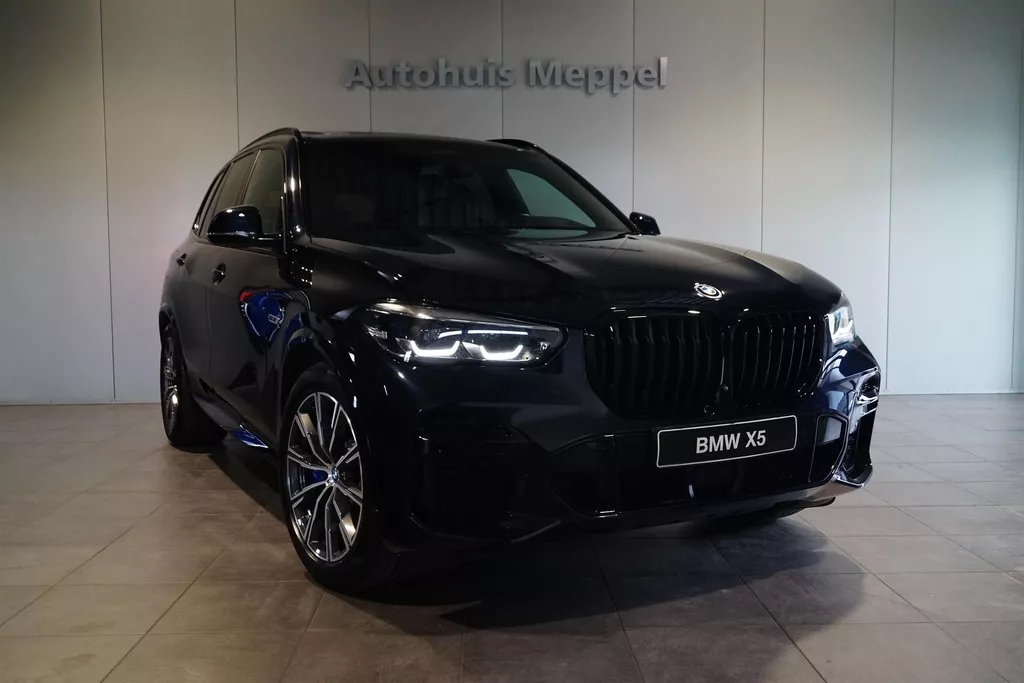 BMW X5 xDrive 45e M-Sport | LED | Panoramadak | Head-Up Display | Trekhaak | 360 Camera |