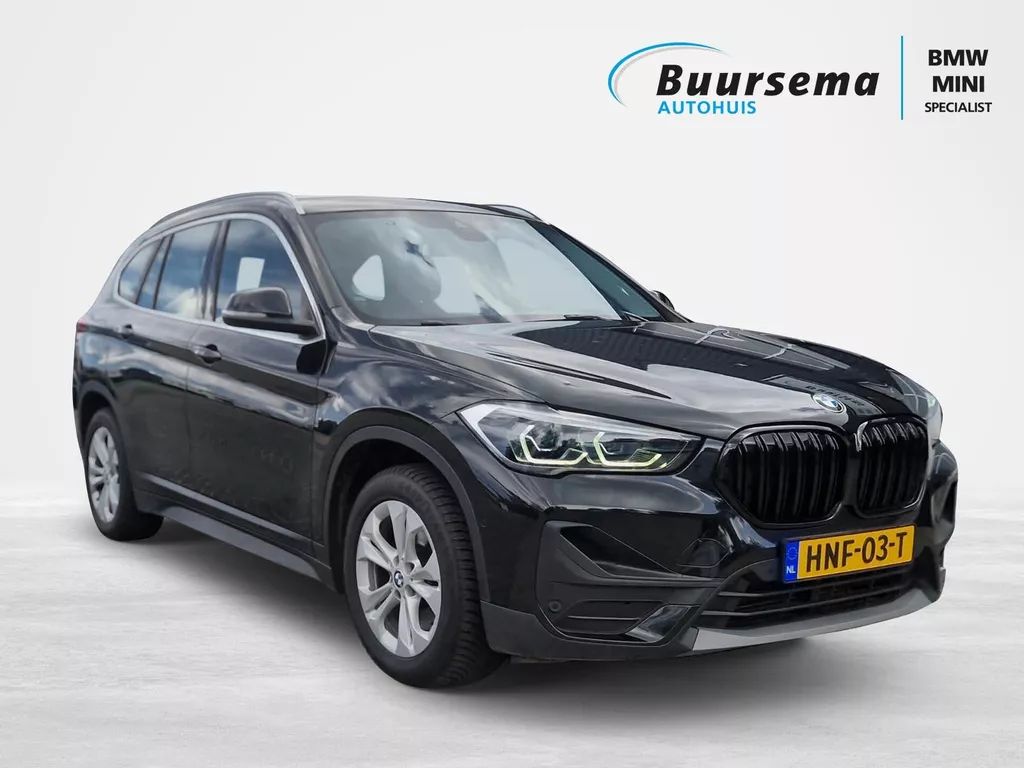 BMW X1 xDrive25e LED | PDC | Sportstuur | Cruise control | Navigatie |