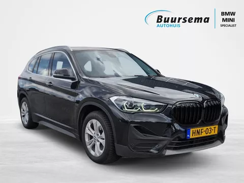BMW X1 xDrive25e LED | PDC | Sportstuur | Cruise control | Navigatie | BMW X1 xDrive25e LED | PDC | Sportstuur | Cruise control | Navigatie |