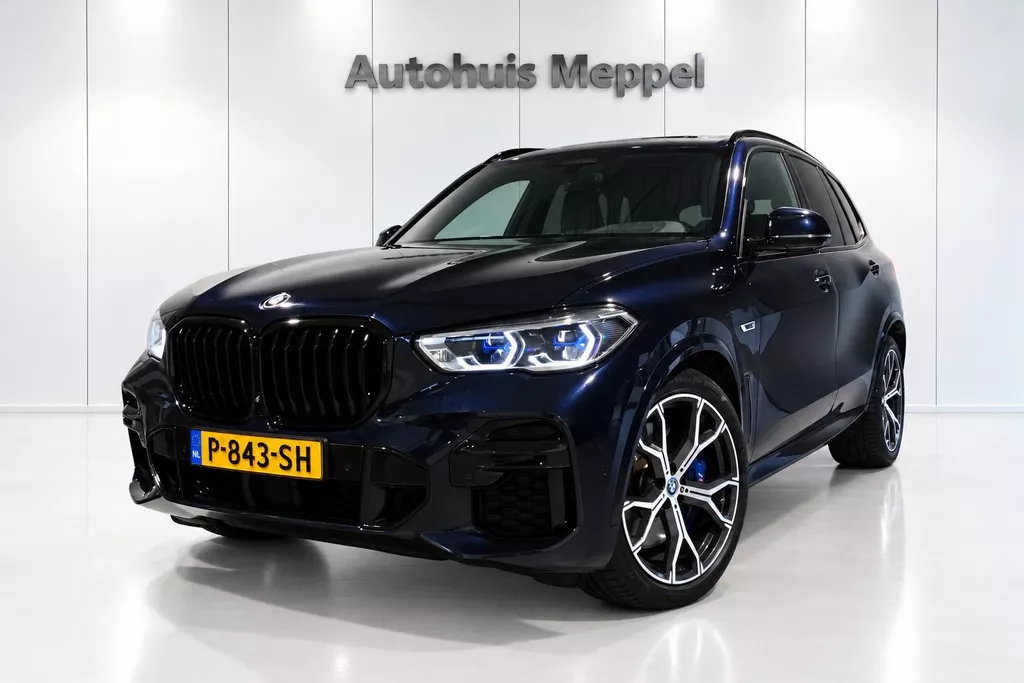 BMW X5 xDrive45e M-Sport*AchterAsBest*Laser*Trekhaak*HUD*Pano*TV*Craftedclarity*Carplay&amp;Android*Luchtvering