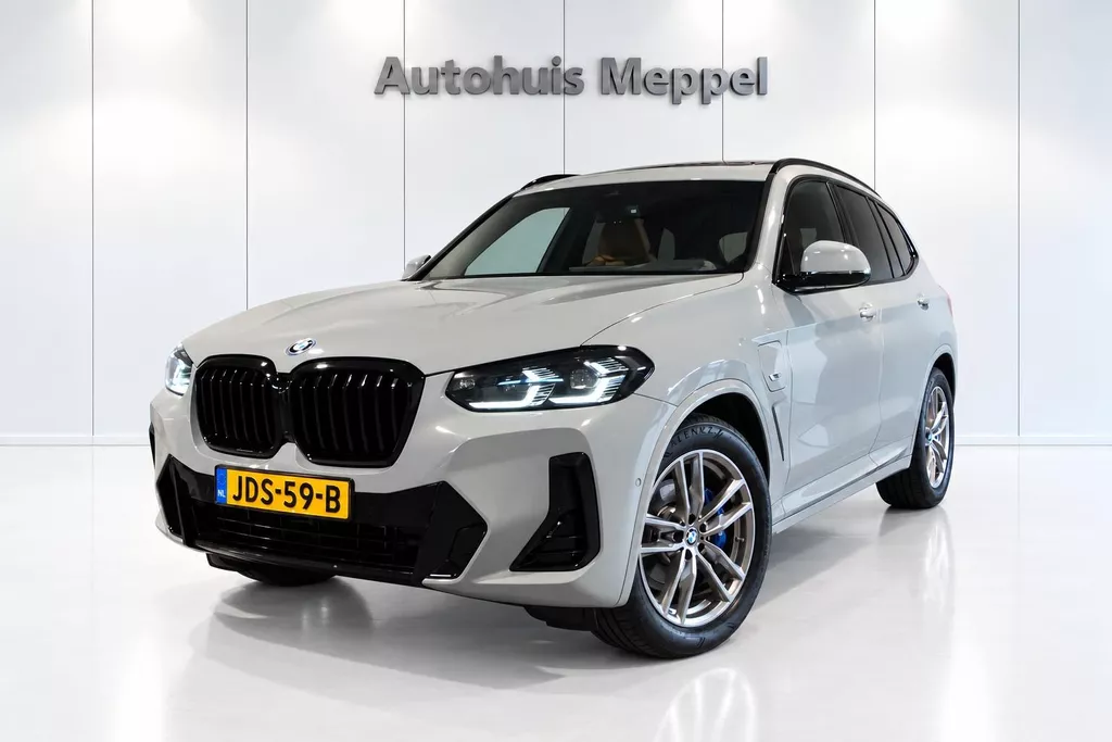 BMW X3 xDrive30e M-Sport*SpecM-Stoelen*Carplay&amp;Android*HUD*PANO*LED+